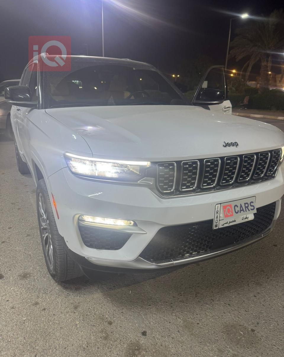 جیپ گراند شیرۆکی